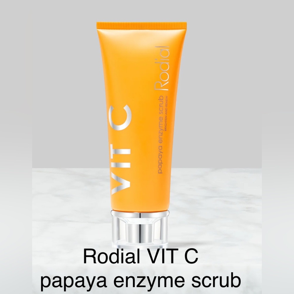 Rodial - VIT C PAPAYA ENZYME SCRUB
70ml - BRIGHTENING ☀️ PORE MINIMISING